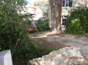 Studio équipé avec jardin+parking à la plage...